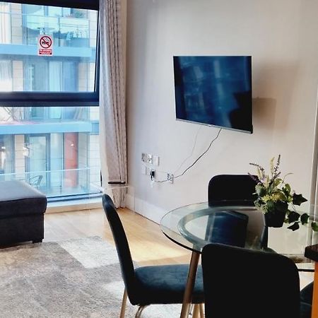 Luxury Waterside Apartment Canary Wharf 런던 외부 사진