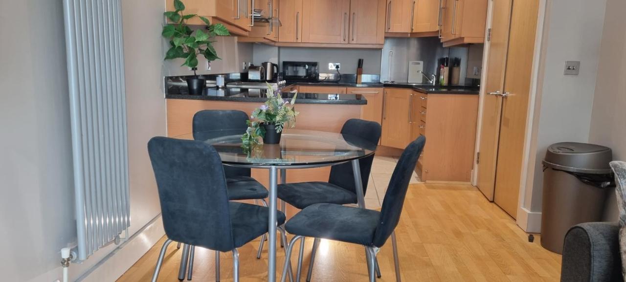 Luxury Waterside Apartment Canary Wharf 런던 외부 사진